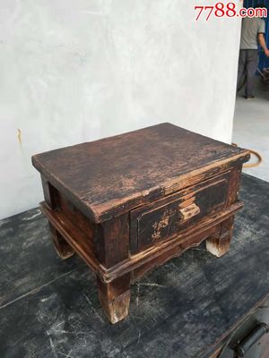 时光的印记 清代楠木茶桌的旧物之美